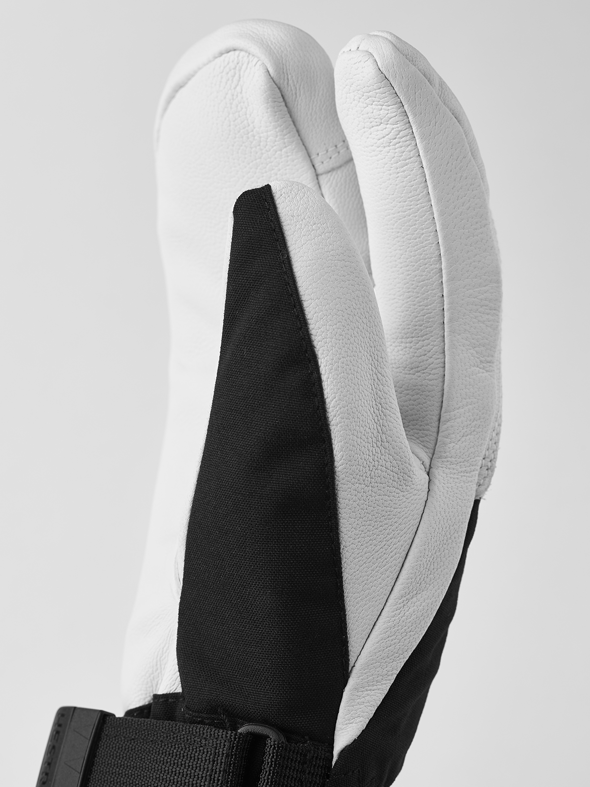 Hestra Heli Ski Female 3-finger Skihandsker Dame - Black & off white -