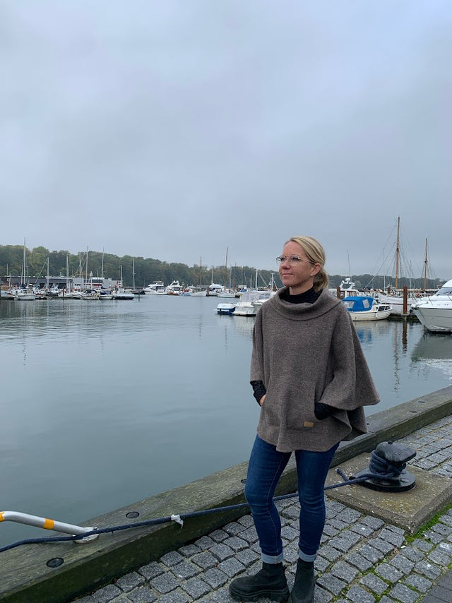 Ivanhoe of Sweden NLS Humla Poncho Dame -