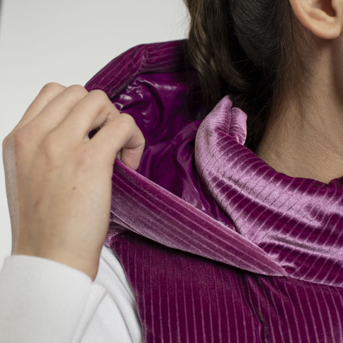 Kjus Women's Vivi Velvet Gilet Vest Dame - Deep Ruby